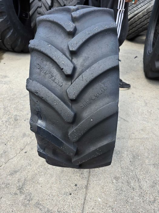 300/65R16 GoodYear DT818 JJ067 JM403