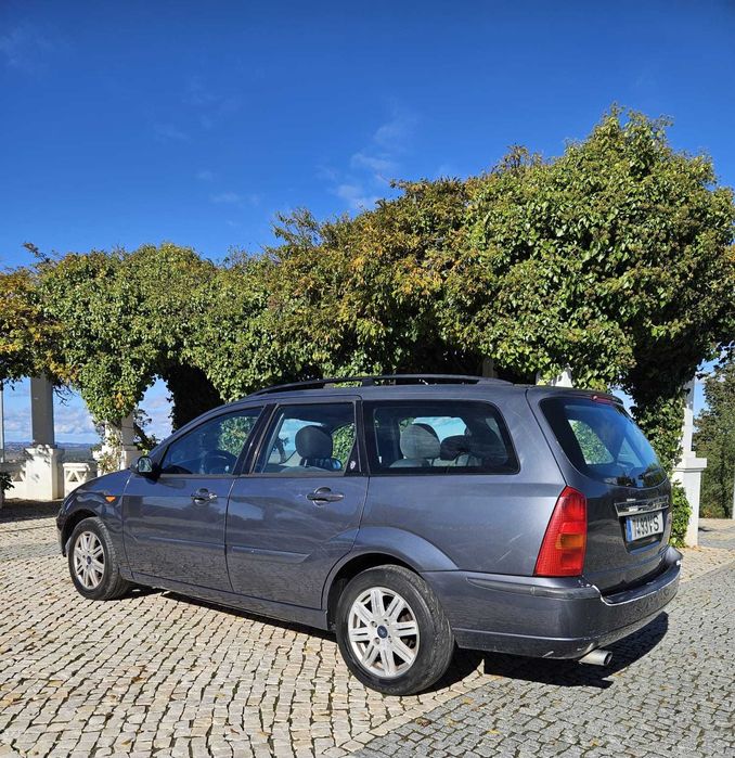 Carrinha Ford focus familiar, revisão feita