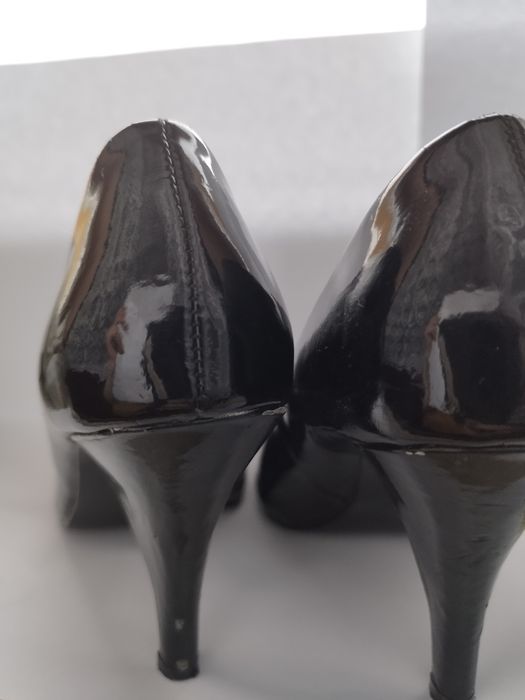 Szpilki czarne, lakierki