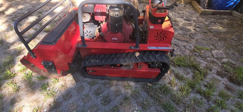 Robot Corta Mato Diesel com 15cv