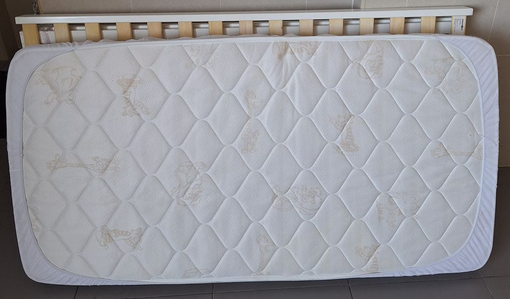 Berço madeira branco + colchão + conjunto Edredão Nougatine