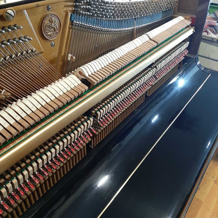 Piano vertical C.Bechstein