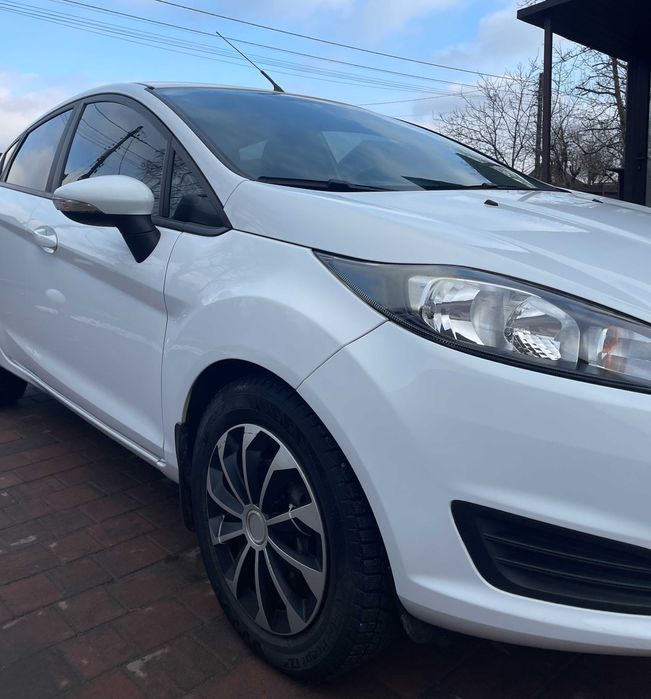 Автомобіль Ford Fieasta