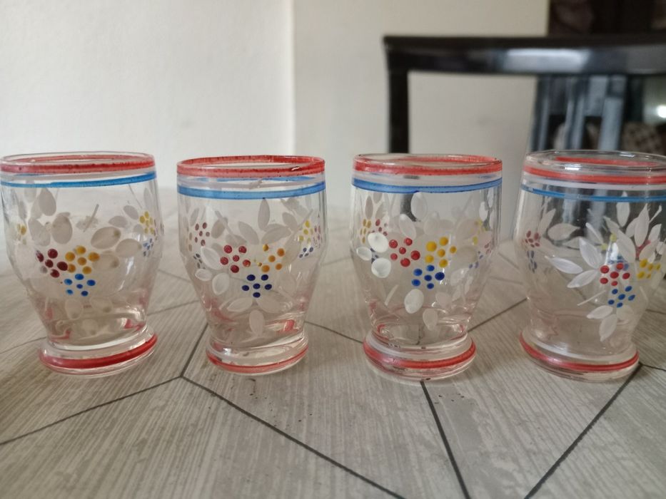 Hand-painted crystal chalices474808819814901760