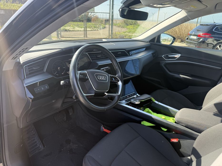 Audi e-tron 55 quattro - com Teste e Certificado de baterias