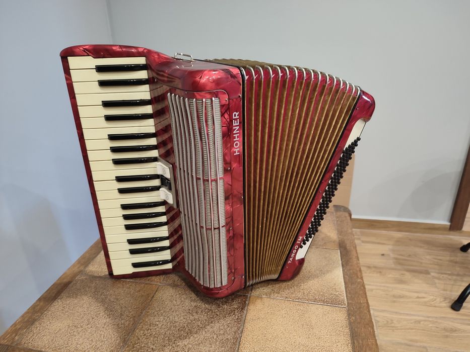 Akordeon Hohner Tango I M 96 basów .
