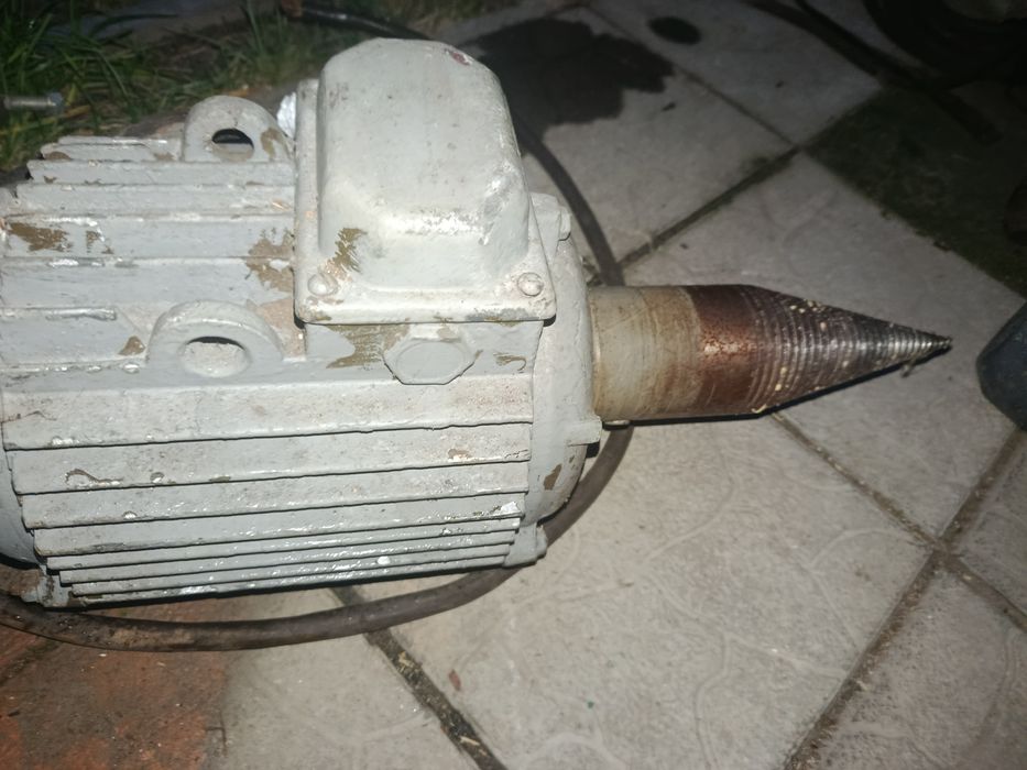 Електро мотор з морковкою