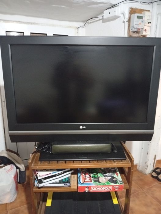 TV LG modelo 37lc2r-zh