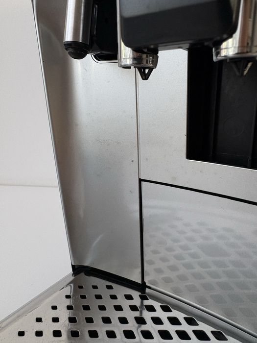 ekspres automatyczny Philips EP5446/70 LatteGo