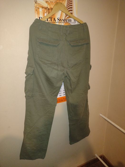 Spodnie damskie materiałowe 40 Bershka