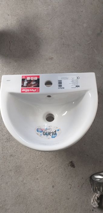 Umywalka firmy "Koło"