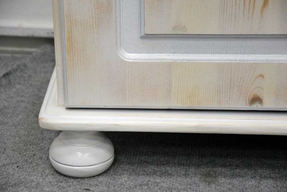 kredens sosnowy - jak nowy