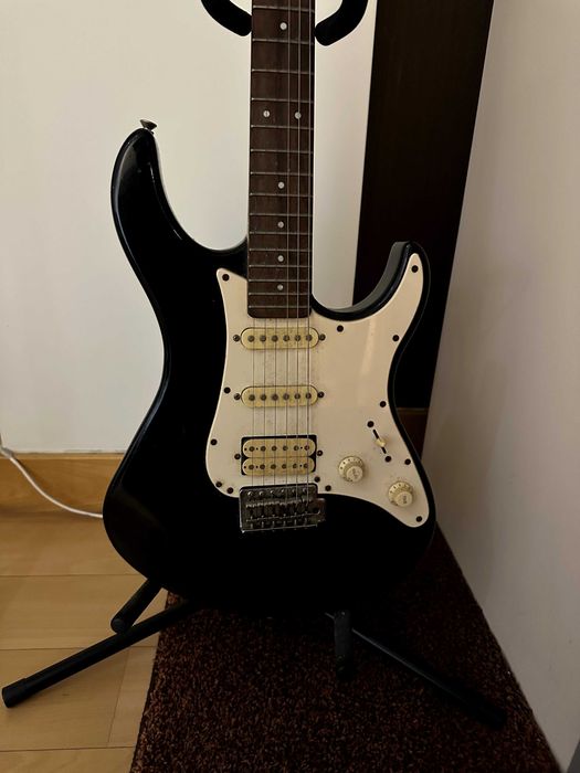 Guitarra Elétrica Yamaha EG112