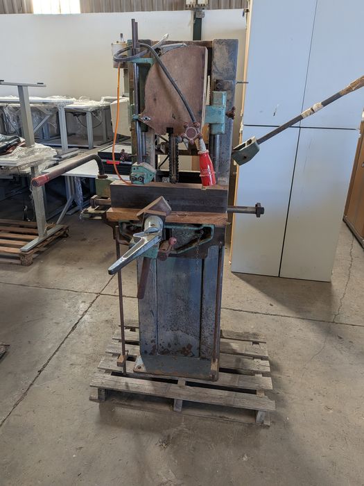 Furador de corrente para carpintaria