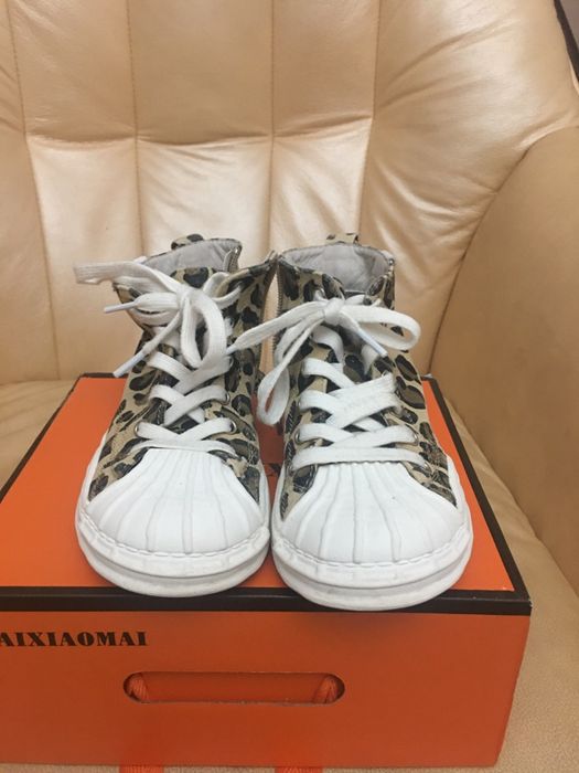 Кеди ( кроссовки, чобітки )для дівчинки