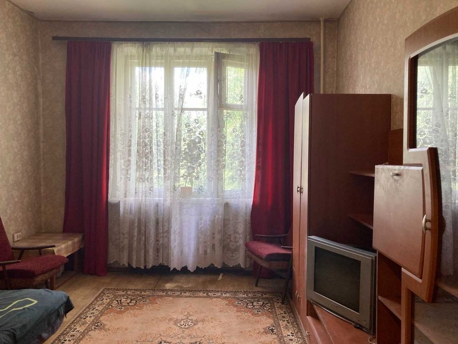 Продаж повнометражної 3-кімнатної квартири в центрі