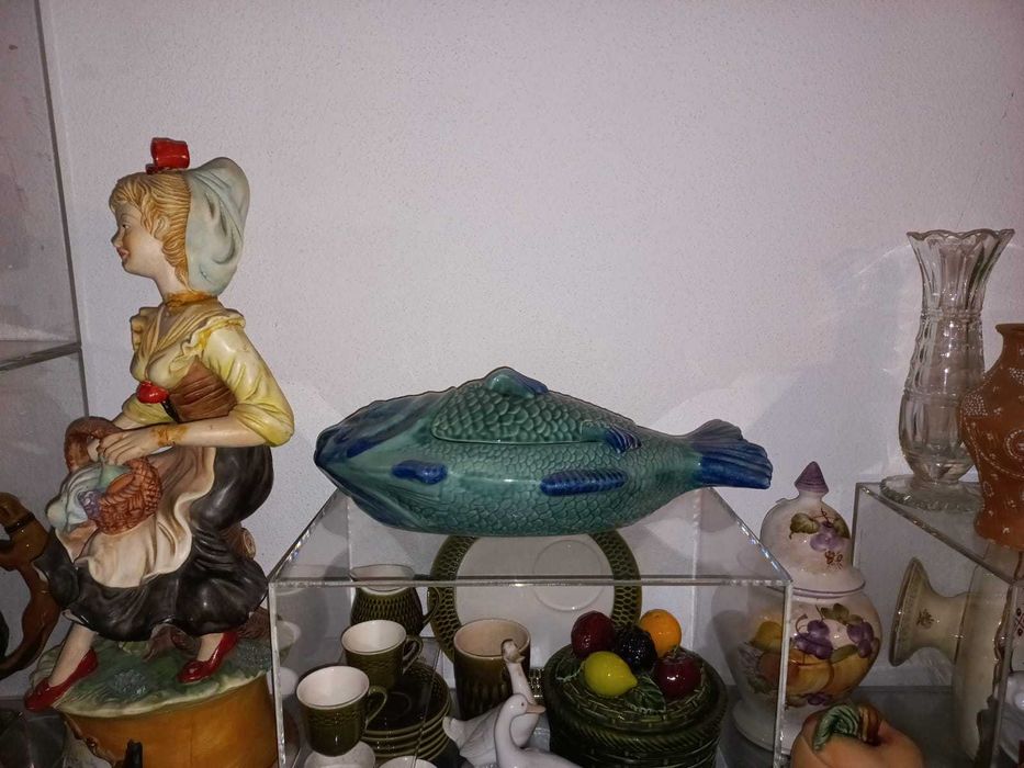 Antiguidades*Porcelanas*Secla*Bordallo*Vidros*Coleccionáveis