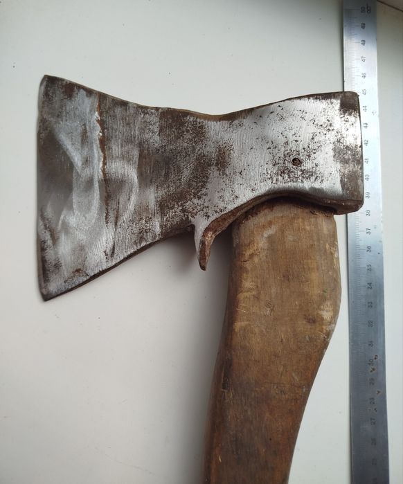 Топор. Кованое лезвие. СССР. Фигурная ручка