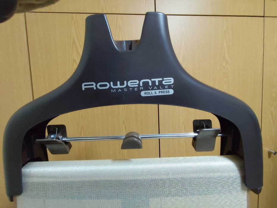 Ferro a vapor vertical Rowenta Master Valet