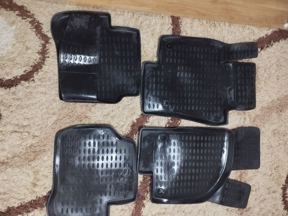 Коврики для автомобіля.