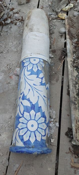 Telhas faiança beirado  em azul e branco