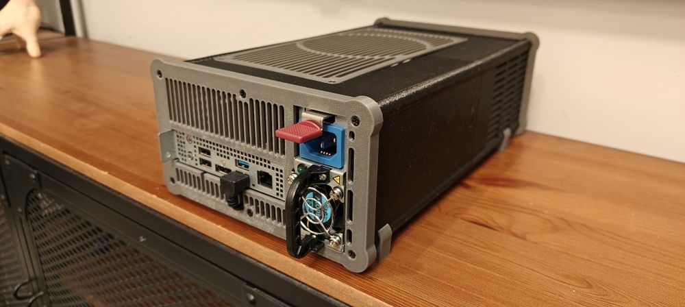 Obudowa do BC-250  kompletna, z zasilaczem 460W. Czarno-srebrna