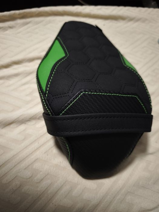 Banco do passageiro para Kawasaki Ninja 900 Z900 2025, modelo Flat Red/Green