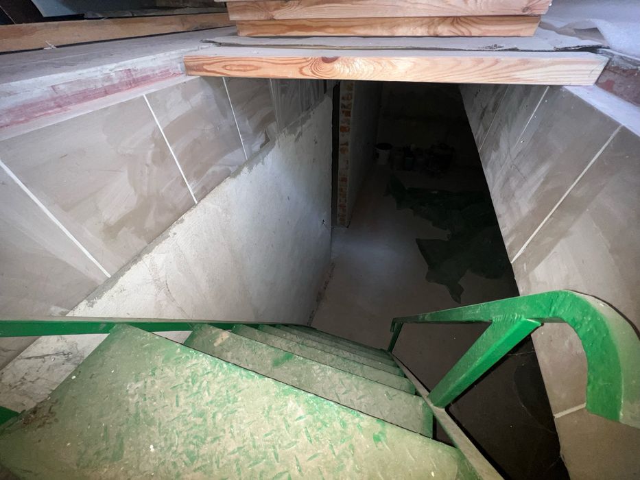 Продам гараж на вул.Спортивна