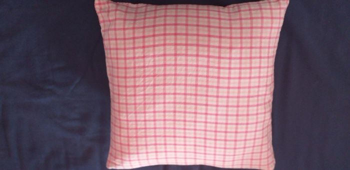 Almofada 40cm x 40cm Flores/Quadrados - Estrear