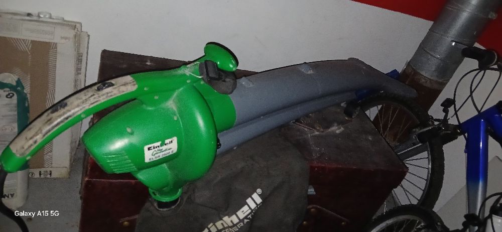 Máquina de soprar e expirar folhas