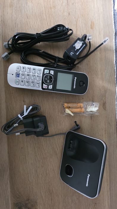 Telefon stacjonarny bezprzewodowy panasonic kx-tg6811