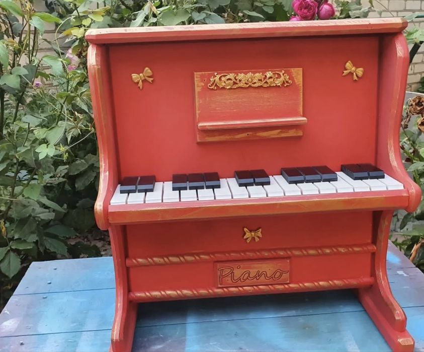 Студійний декор новорічний піаніно декор