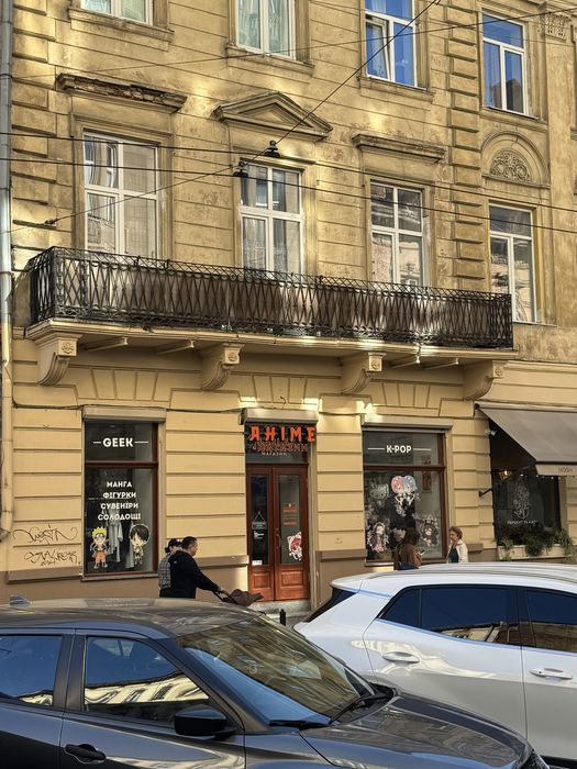 Оренда фасадного  приміщення по вул. Гнатюка
