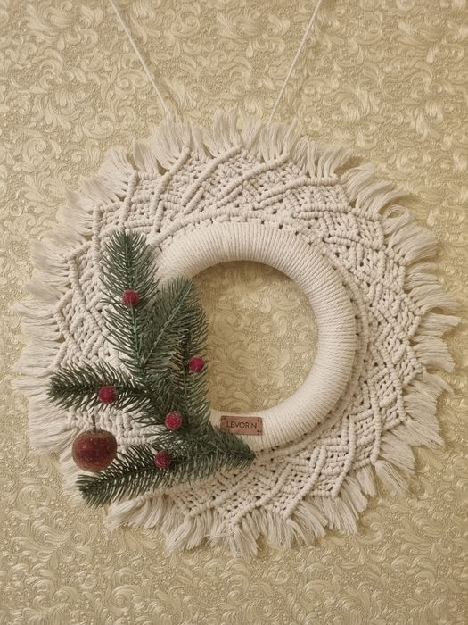 Різдвяний та новорічний вінок в техніці макраме