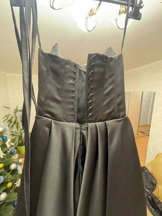 Сукня вечірня, чорна