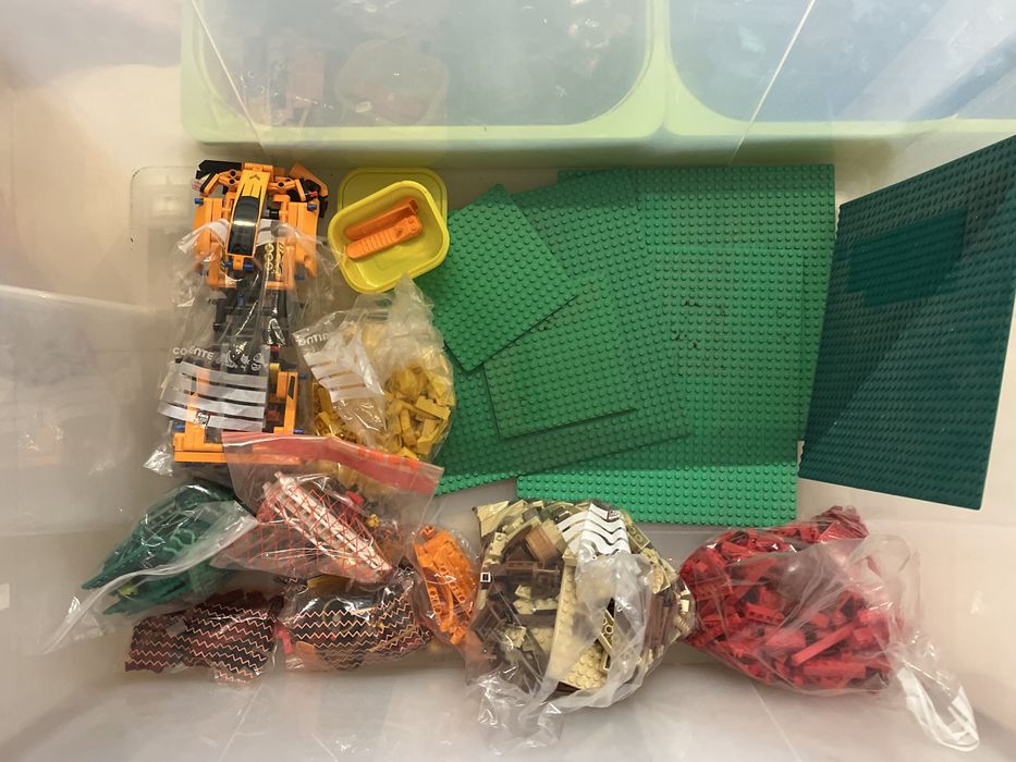 500+ peças de lego com múltiplos manuais de instruções