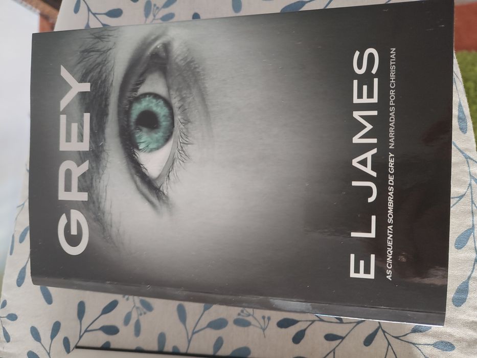 Vendo  livros da coleção "Sombras de grey"