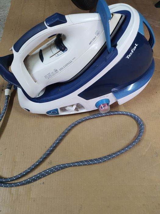 Sprzedam stację parową żelazko firmy tefal