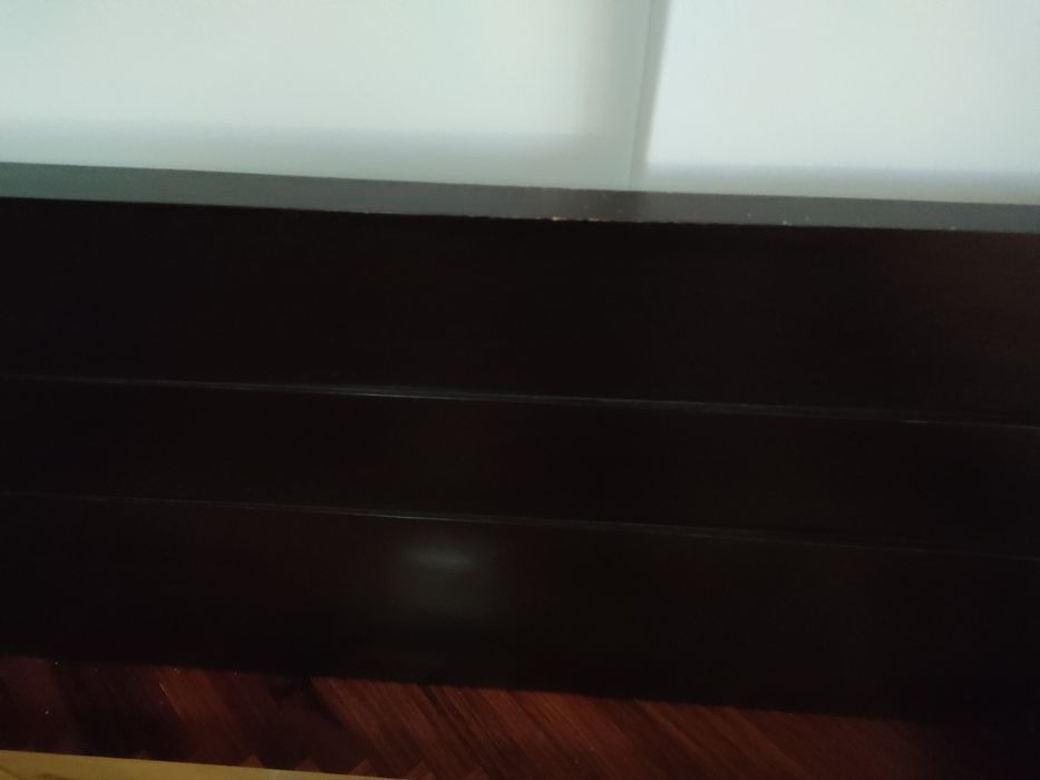 Cama casal com estrado e 2 mesas de cabeceira madeira maciça cor  weng