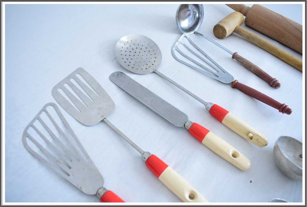 Akcesoria kuchenne zestaw 14 elementów wałek i inne