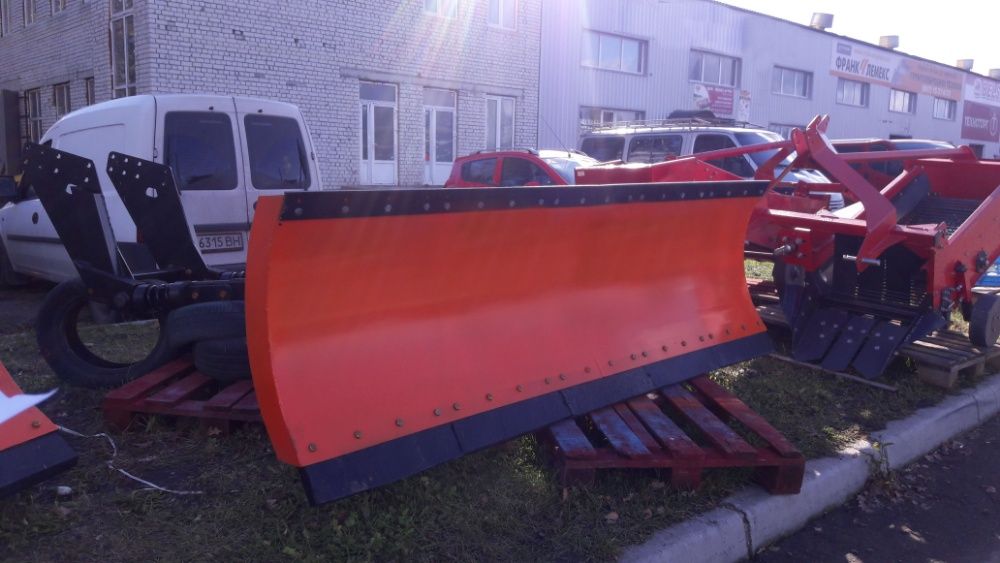 Відвал для снігу + лопата бульдозерна на трактор МТЗ 80 / 82 892