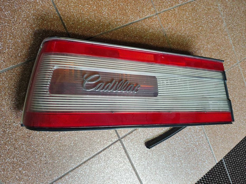 Cadillac Allante lewa tylna lampa