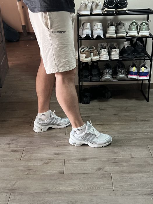 Продам кросівки Adidas Ozweego Pro