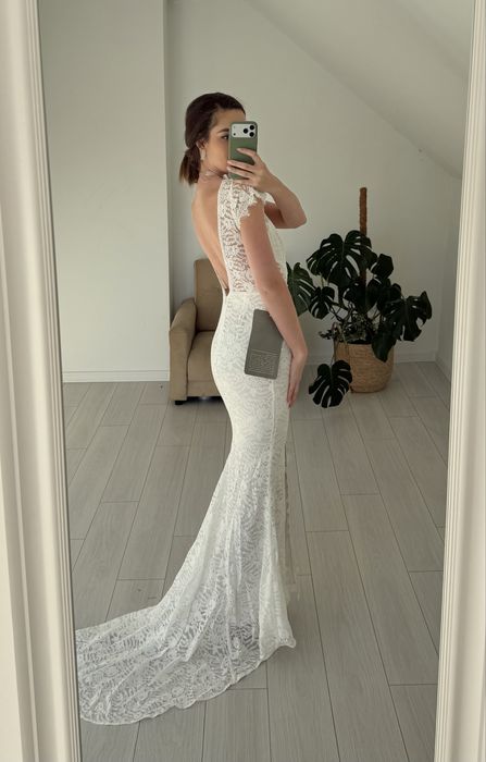 Koronkowa suknia ślubna rybka odkryte plecy