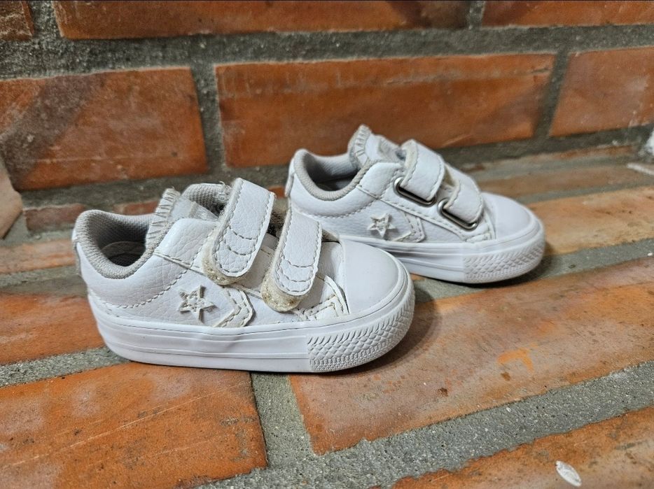 Ténis All Stars brancos (tam 18) como novos

Ténis com pouco uso, muit