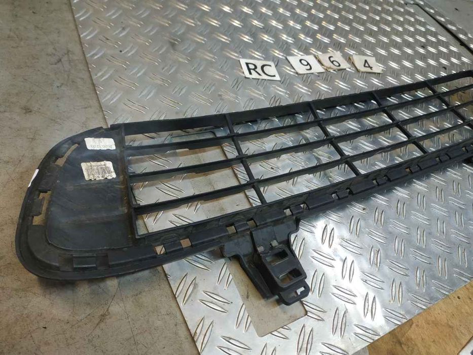 Hyundai/Kia Stonic 2017- решітка бампера перед RC0964 86560H8HA0