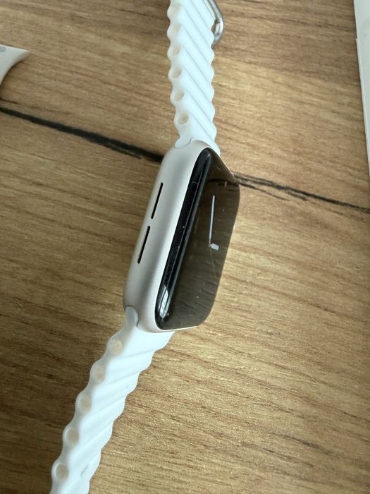 Apple Watch SE 2 40 mm Starlight