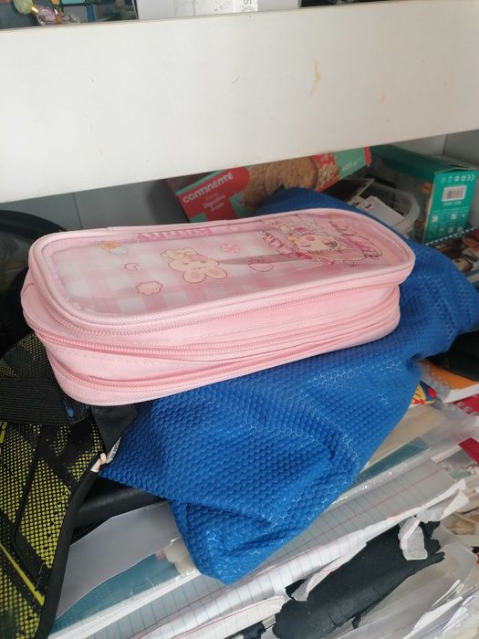 Estojo rosa pouco usado