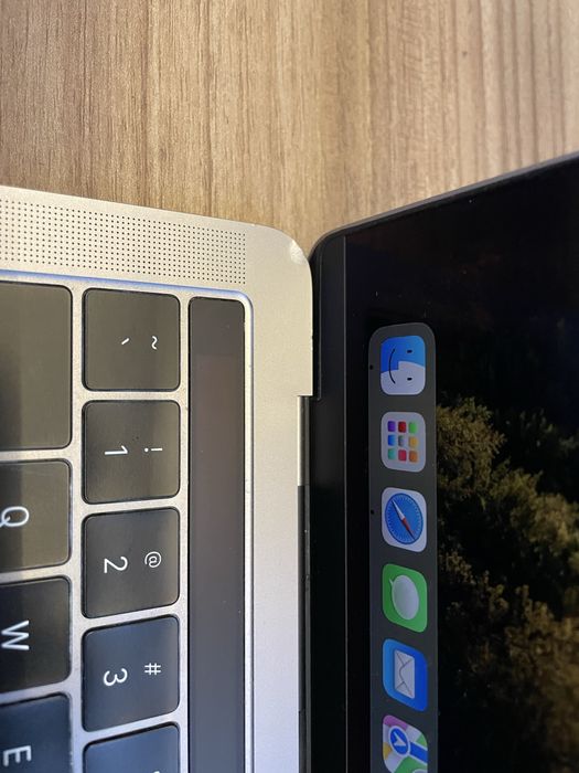 Macbook Pro 2018 рік
