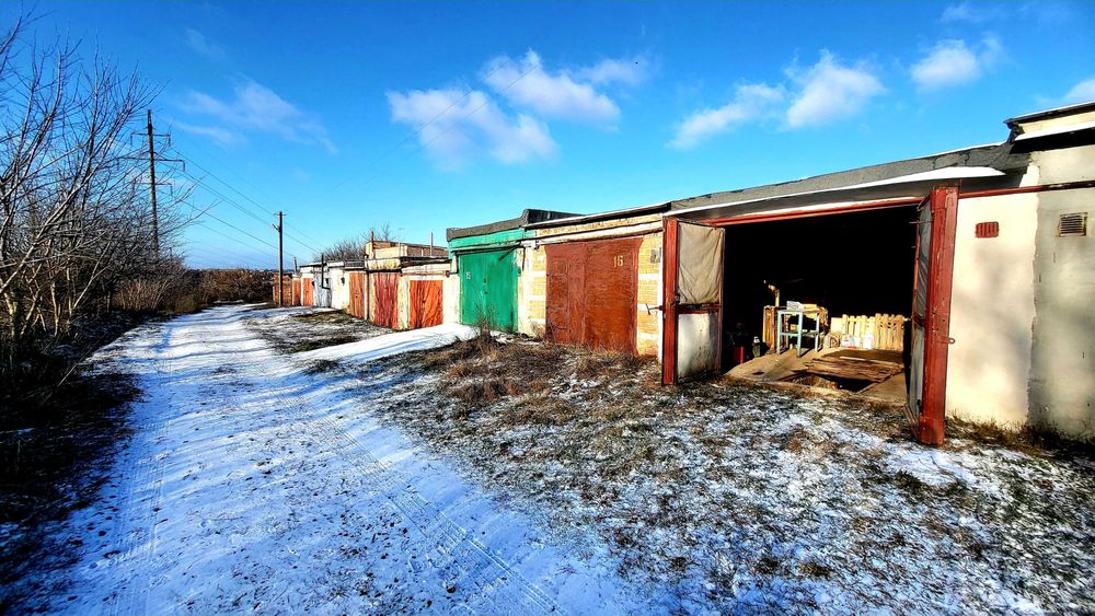 Продам гараж, поруч з Метро, кооператив "Олімпійський" (Восход")